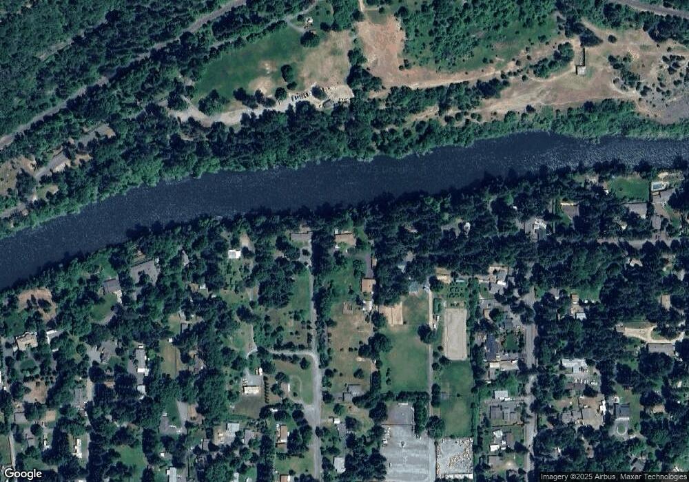 377 Laureldale Ln, Grants Pass, OR 97527 - photo 1