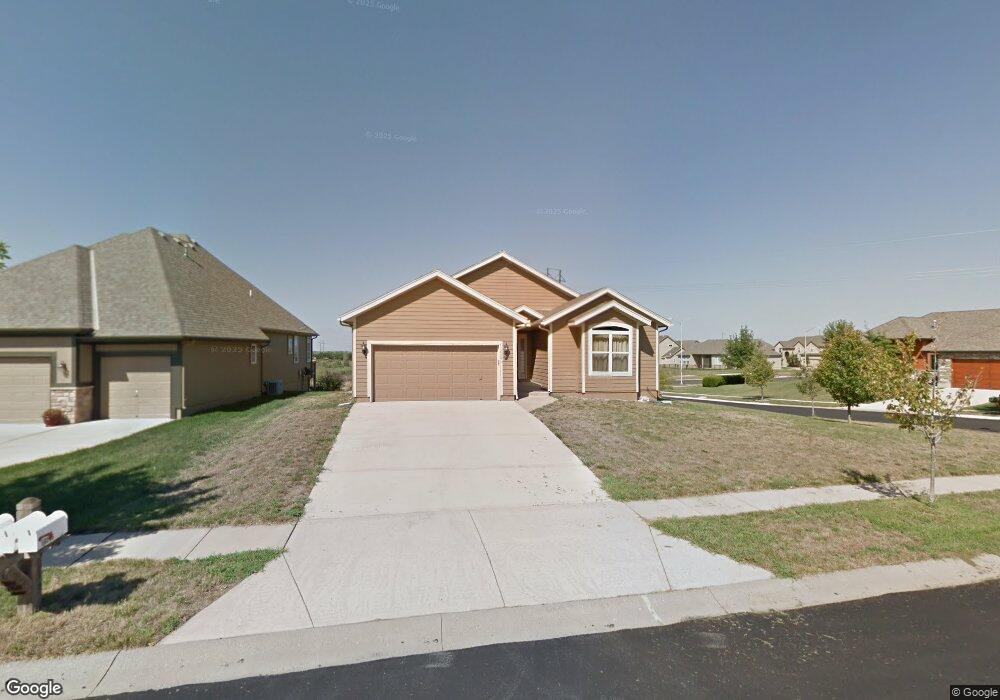 10249 Theden Cir, Lenexa, KS 66220 - photo 1