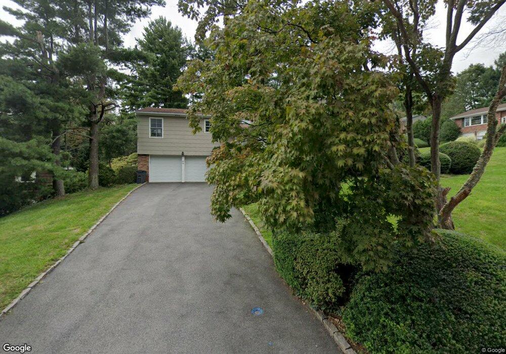 27 Sycamore Ln, Irvington, NY 10533 - photo 1