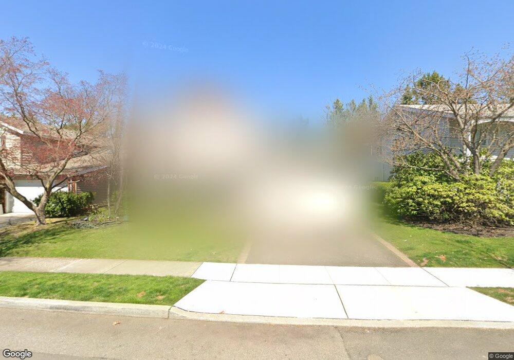 17 Seaview Ln, Port Washington, NY 11050 - photo 1