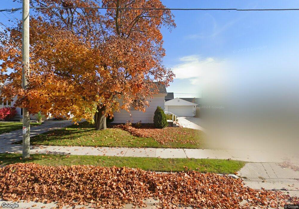 1251 S 32nd St, Manitowoc, WI 54220 - photo 1