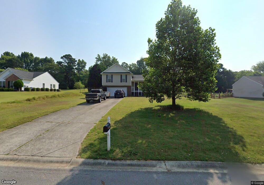 819 Custom Ln unit 24, Winder, GA 30680 - photo 1