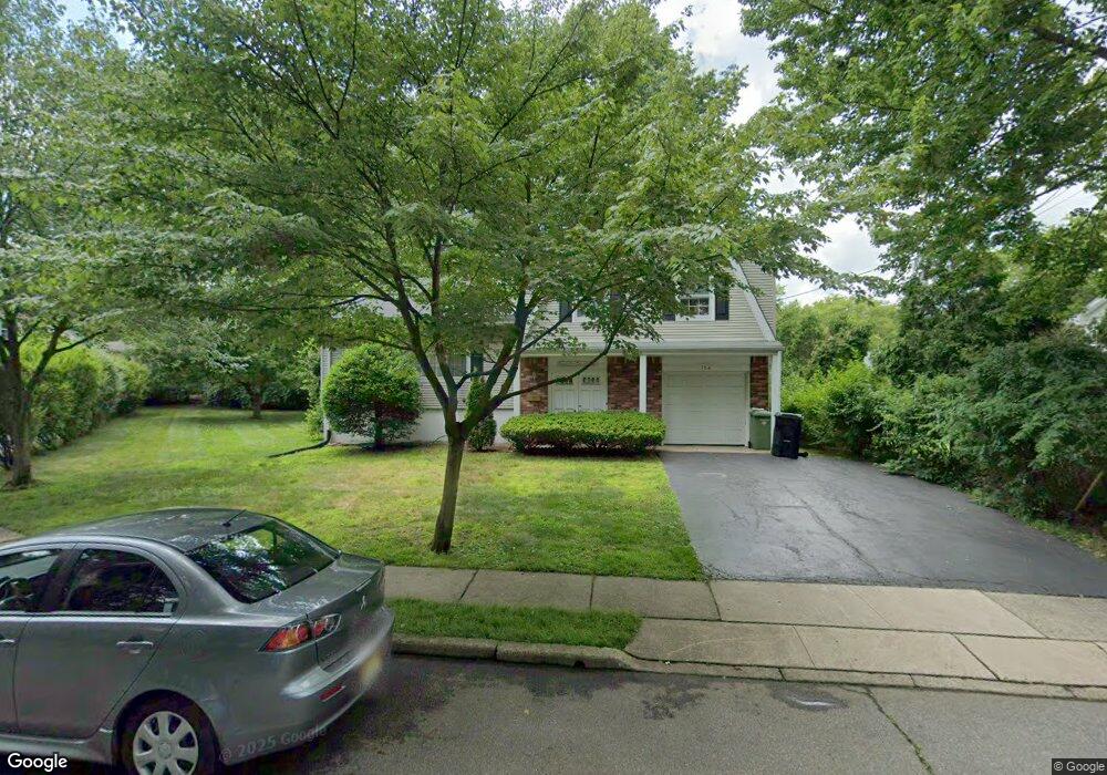 164 Ivanhoe Dr, Paramus, NJ 07652 - photo 1