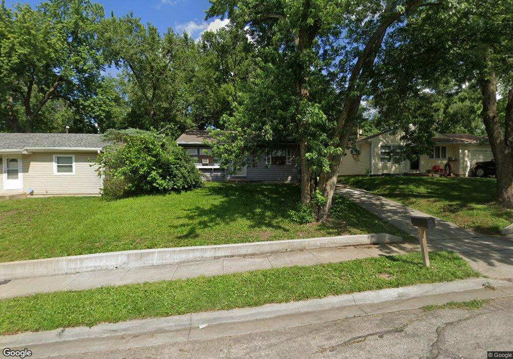 3104 SE Bryant St, Topeka, KS 66605 - photo 1