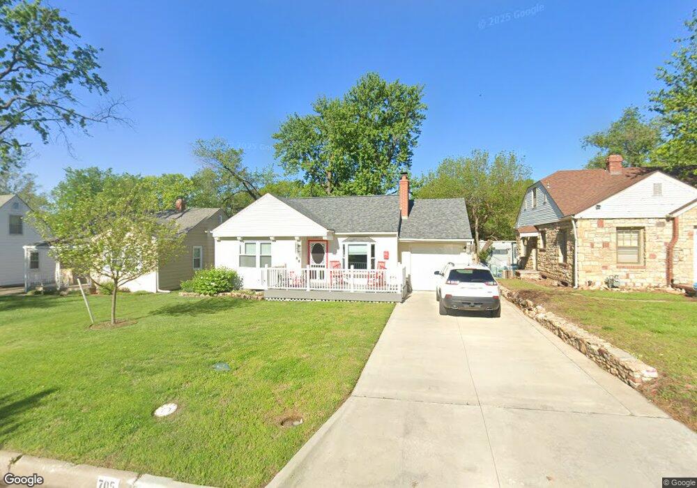 705 SW Grandview Ave, Topeka, KS 66606 - photo 1