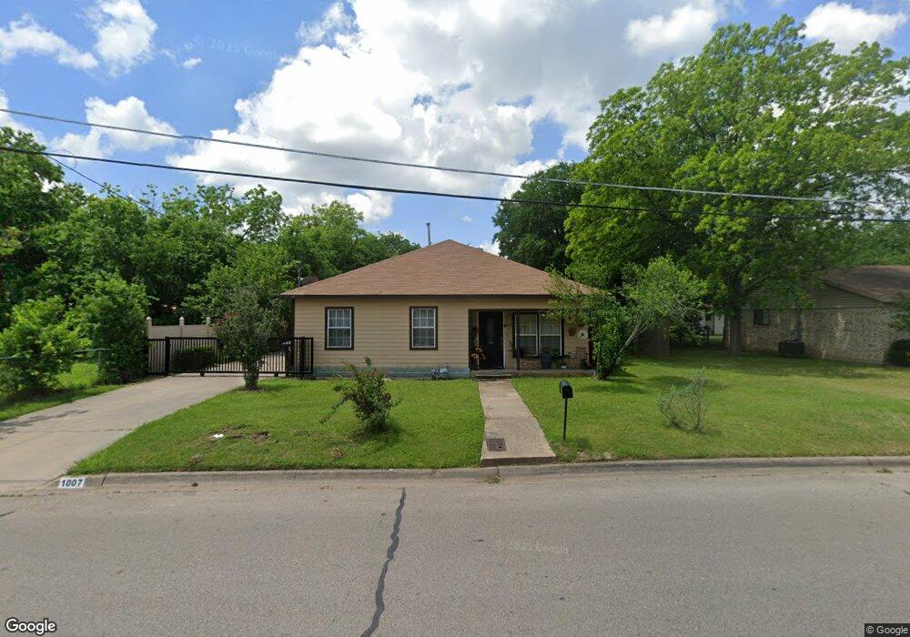 1007 Grand Ave, Cleburne, TX 76033 - photo 1