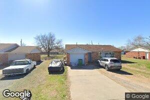 626 E Main St, Geronimo, OK 73543