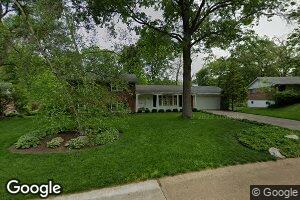 855 Rampart Dr, Saint Louis, MO 63122
