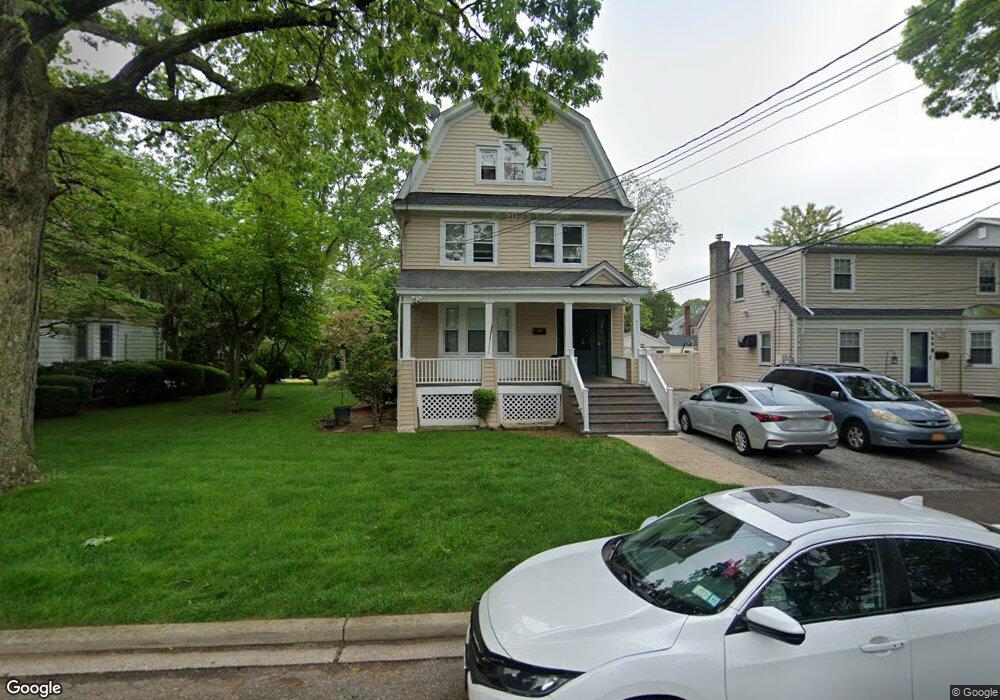 512 Linden St, West Hempstead, NY 11552 - photo 1