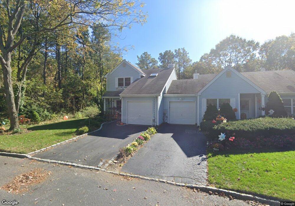 2 Lindsey Ct, Holtsville, NY 11742 - photo 1