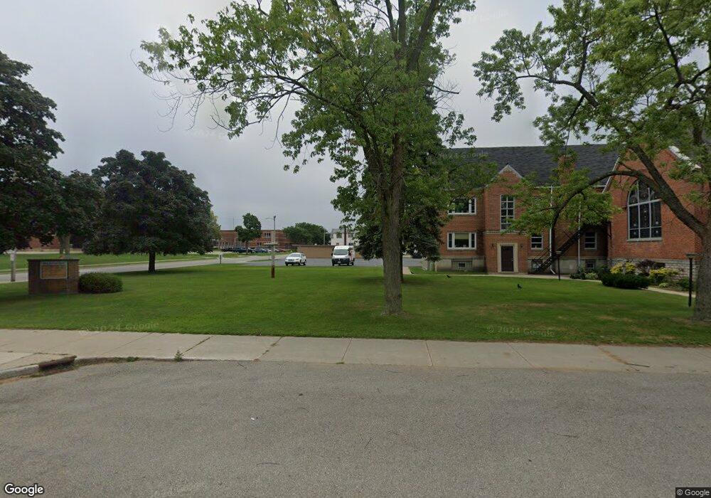 1323 14th Ave, Menominee, MI 49858 - photo 1