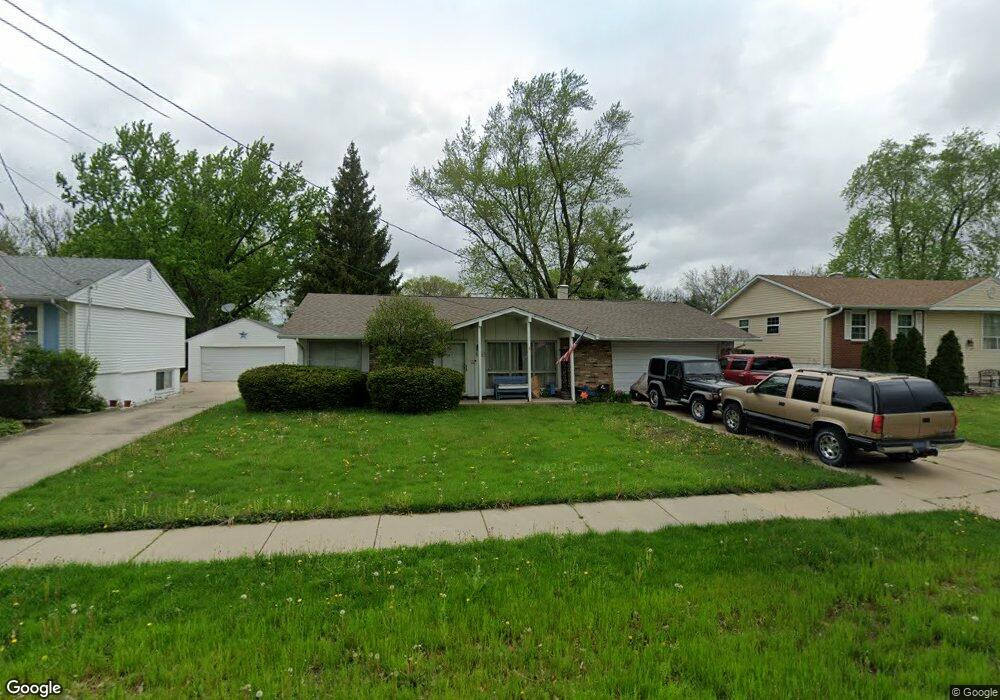 881 Old Indian Trail unit 1, Aurora, IL 60506 - photo 1