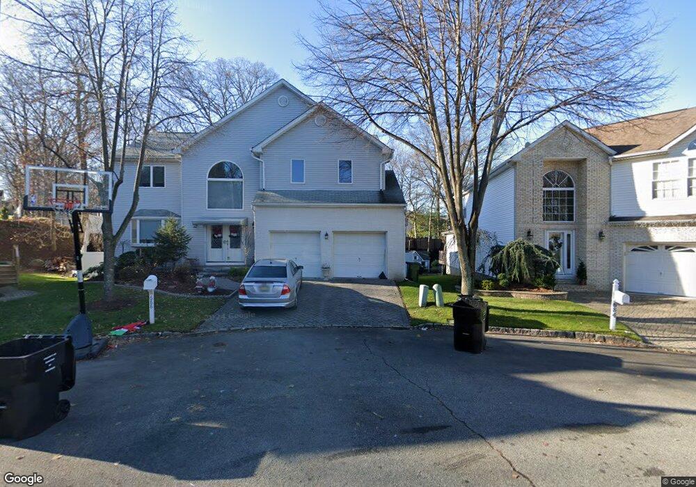 688 Seagull Dr, Paramus, NJ 07652 - photo 1