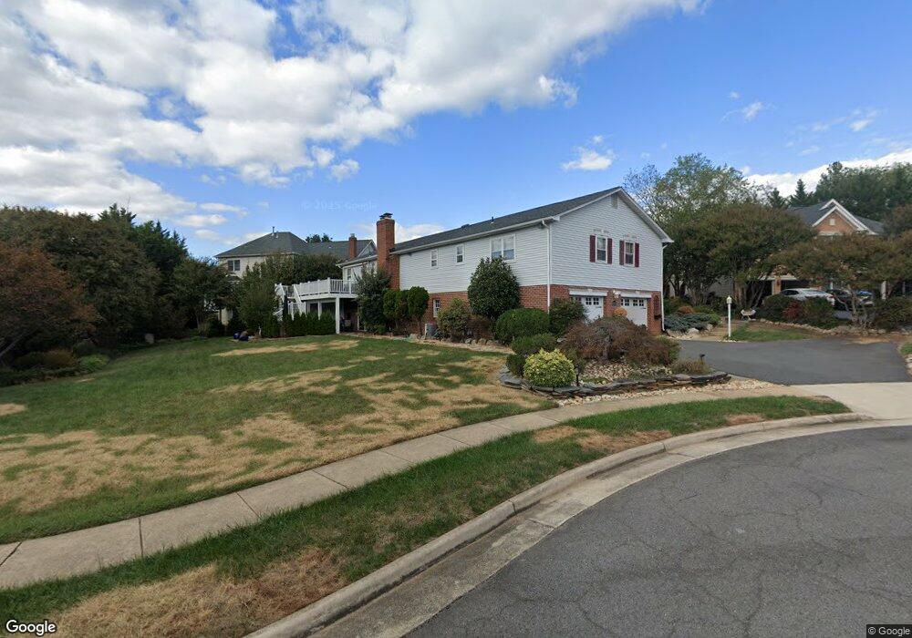 3217 Spring Rain Ct, Herndon, VA 20171 - photo 1