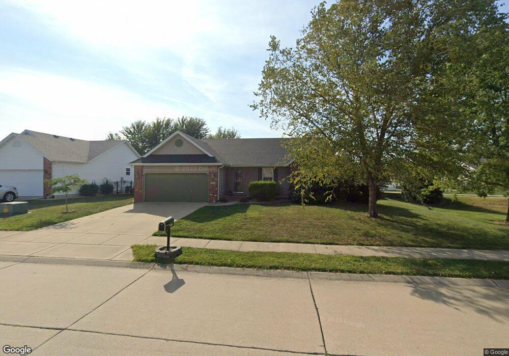 1947 Wellington Ln, Maryville, IL 62062 - photo 1