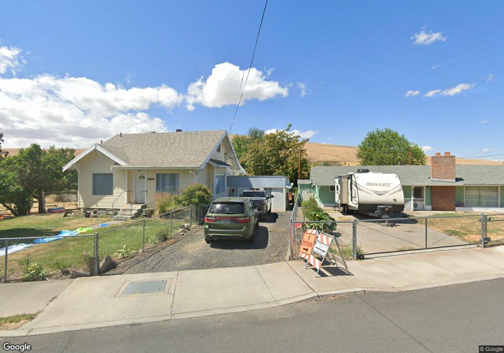 135 S Court St, Heppner, OR 97836 - photo 1