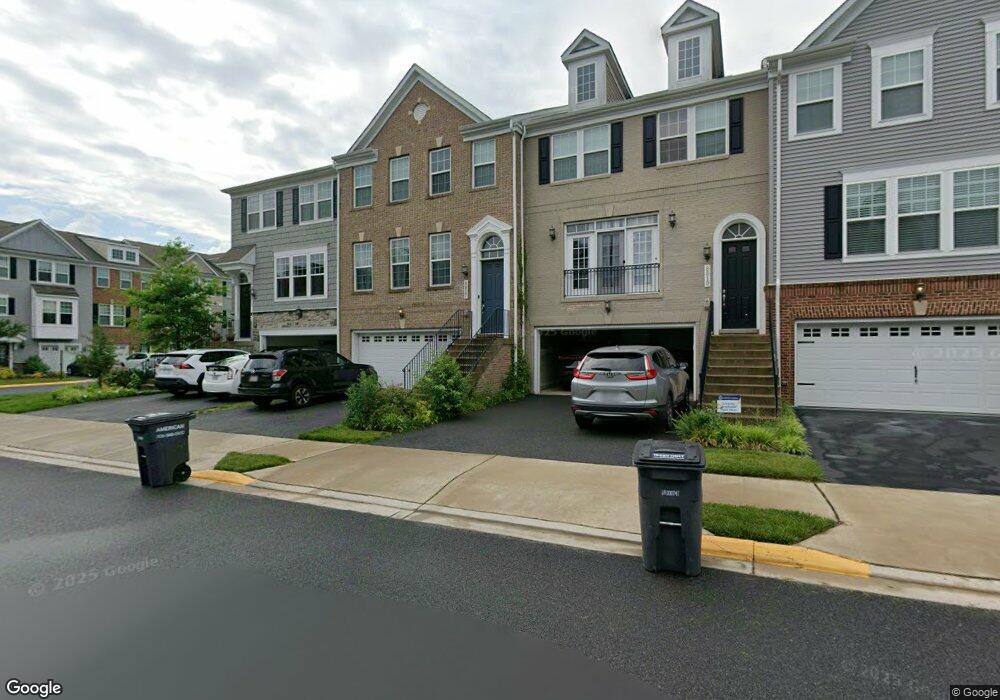 8817 Englewood Farms Dr, Manassas, VA 20112 - photo 1