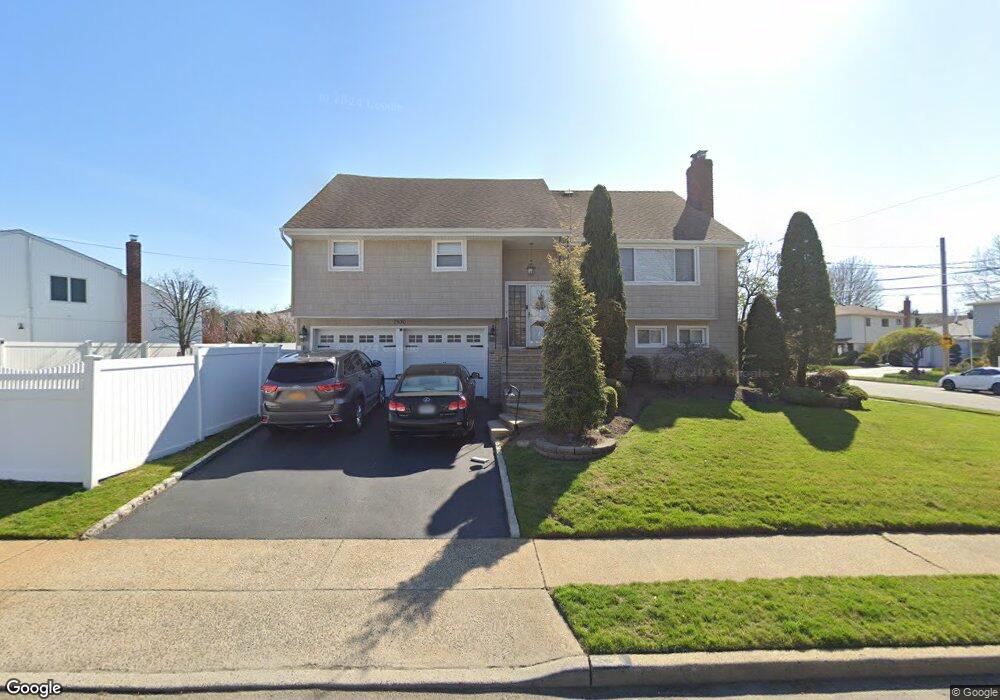 2930 Wynsum Ave, Merrick, NY 11566 - photo 1