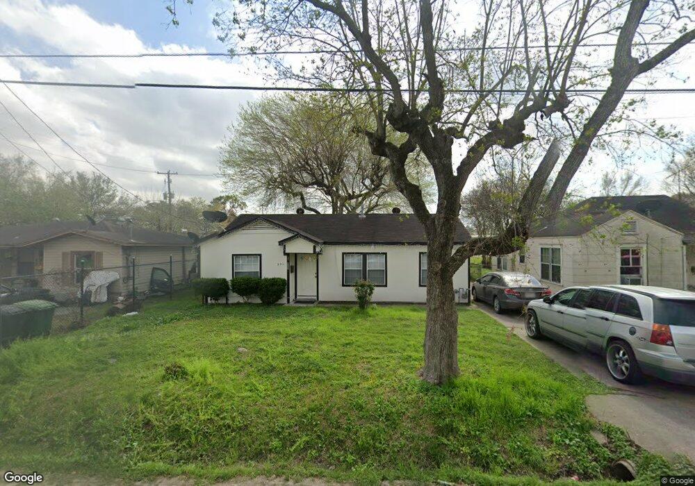 232 Fichter St, Houston, TX 77022 - photo 1