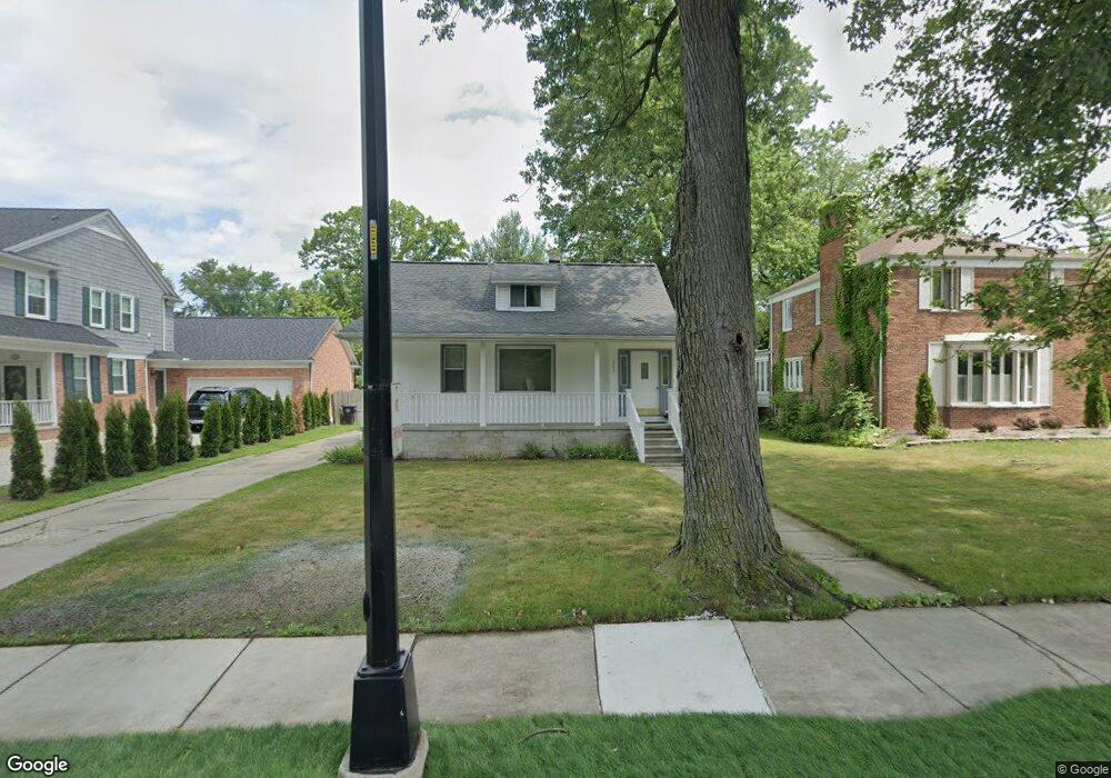 262 Kerby Rd, Grosse Pointe Farms, MI 48236 - photo 1