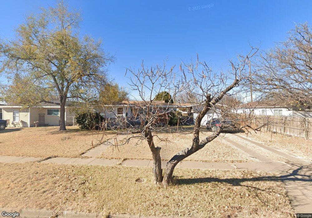 315 Juanita St, Plainview, TX 79072 - photo 1