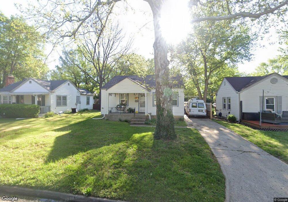 842 SW Saline St, Topeka, KS 66606 - photo 1