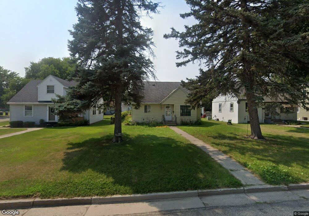 1218 10th Ave SE, Jamestown, ND 58401 - photo 1