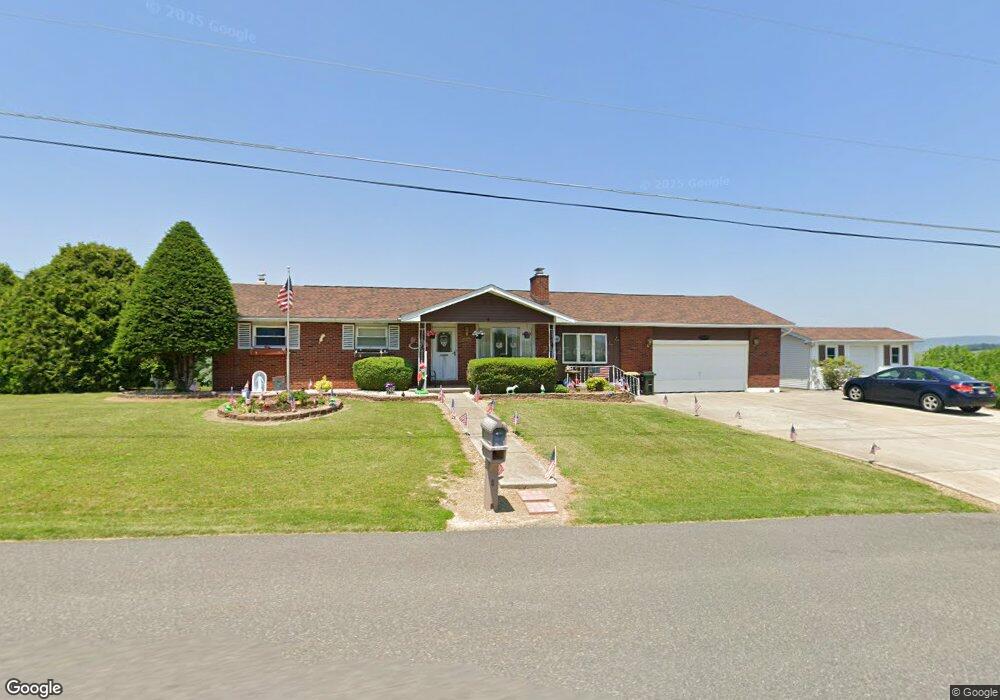 4439 Hilldale Rd, Slatington, PA 18080 - photo 1