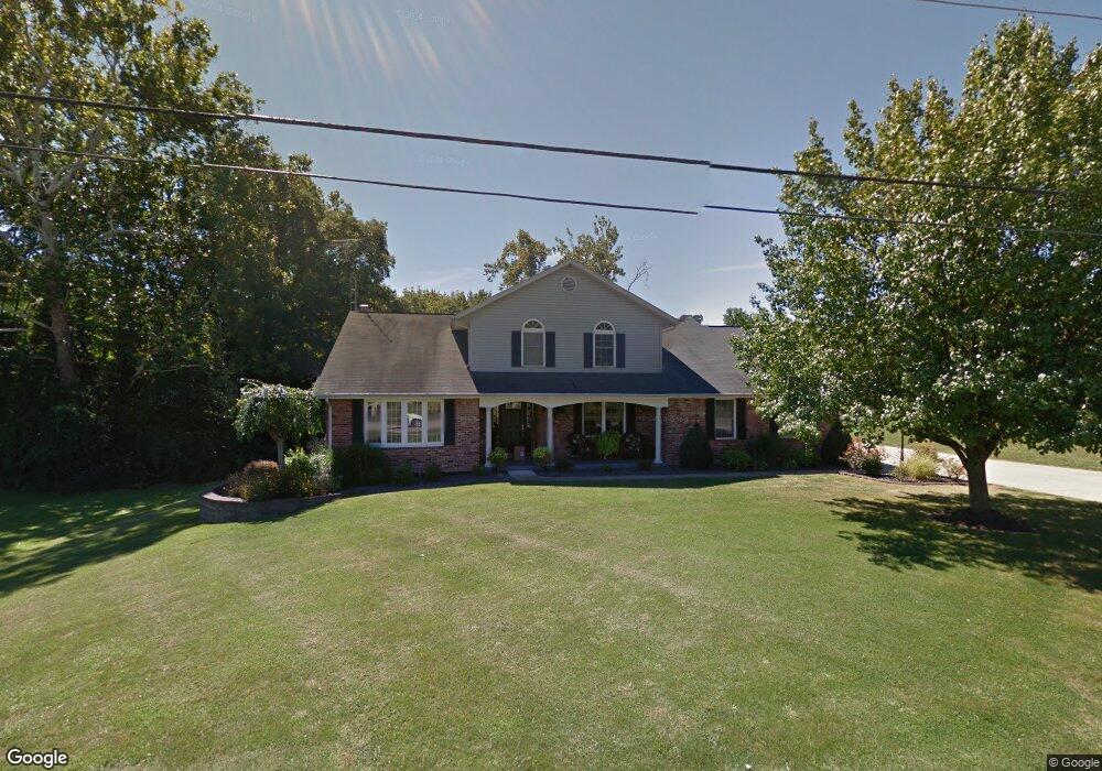 939 Locust Ave, Batesville, IN 47006 - photo 1