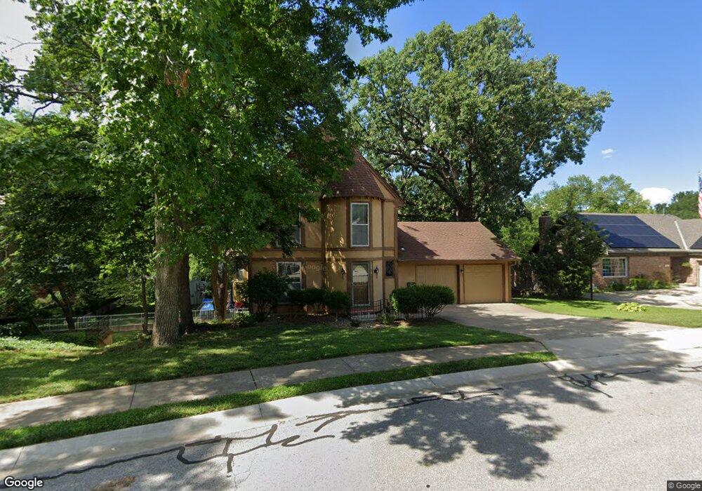 10016 Carrie Ln, Shawnee, KS 66203 - photo 1