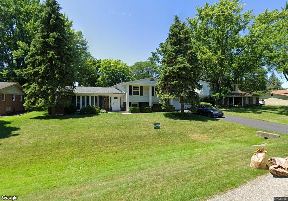 6638 Mellow Wood Ln, West Bloomfield, MI 48322 - photo 1