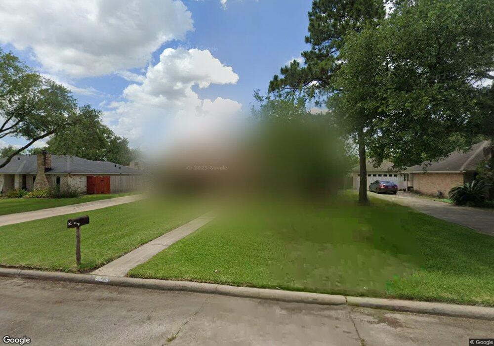210 W Sherwood Dr, Alvin, TX 77511 - photo 1