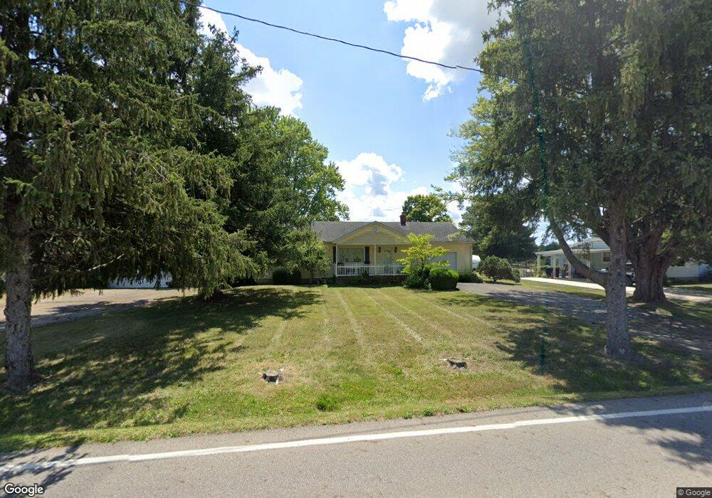 8621 Tarlton Rd, Circleville, OH 43113 - photo 1