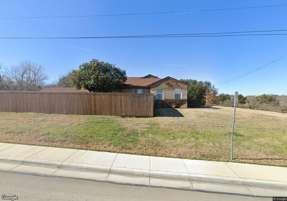 301 Crescent Dr, Grand Prairie, TX 75050 - photo 1