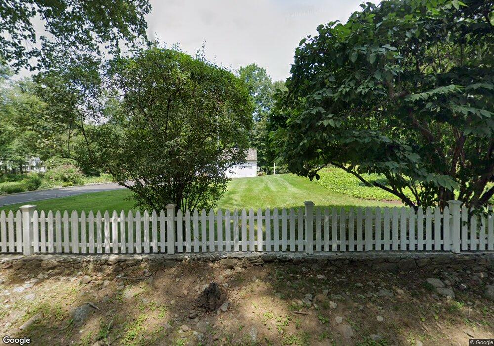 401 Michigan Rd, New Canaan, CT 06840 - photo 1