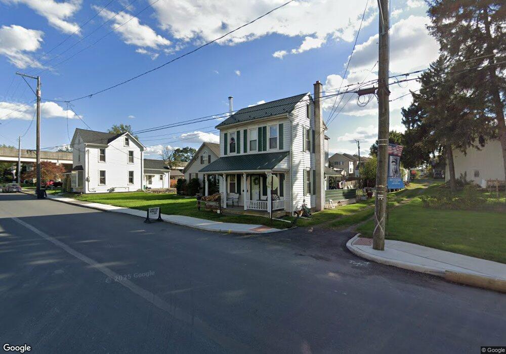 720 Wood St, Mount Joy, PA 17552 - photo 1