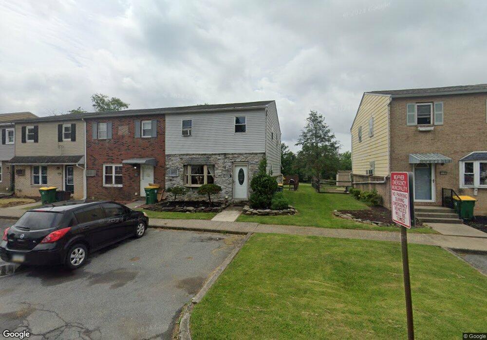 5694 Greens Dr, Allentown, PA 18106 - photo 1