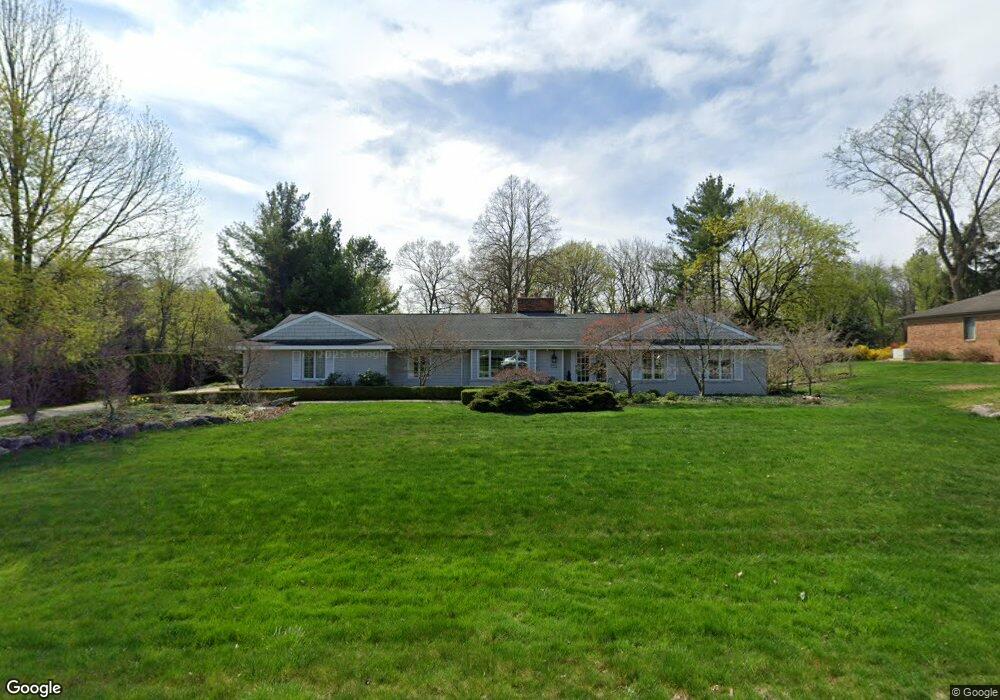 4420 Queens Way, Bloomfield Hills, MI 48304 - photo 1