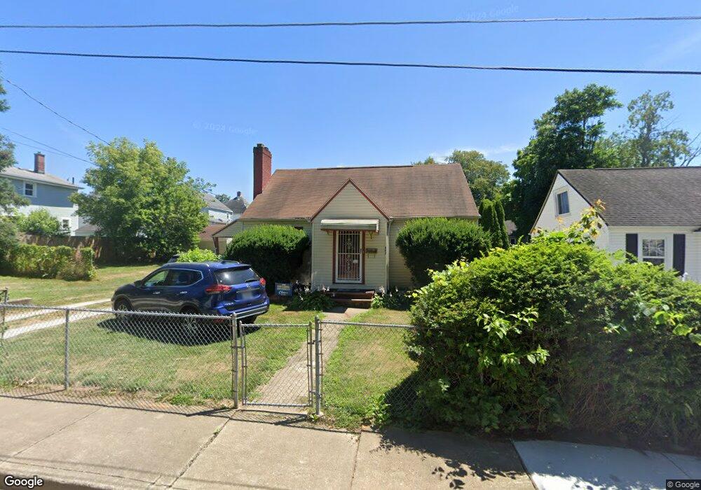 802 Sherlock Place NE, Canton, OH 44714 - photo 1