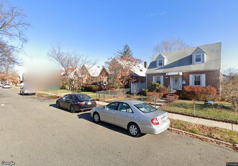 53-47 192nd St, Flushing, NY 11365 - photo 1