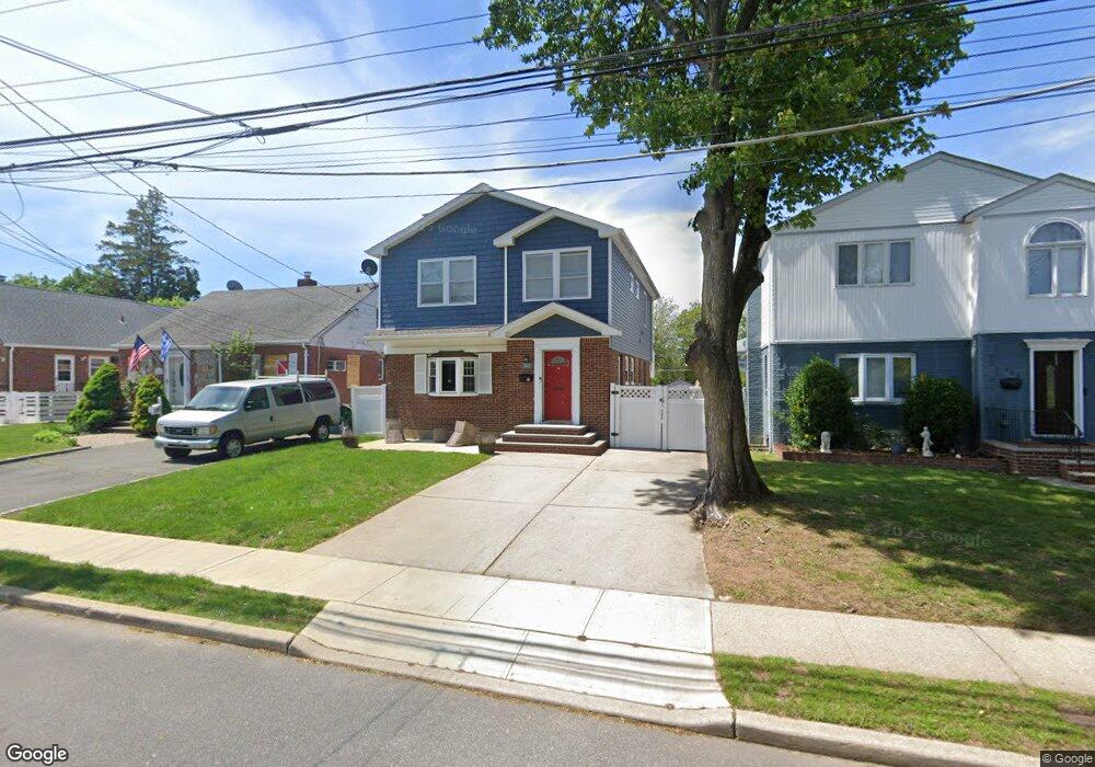 142 Commonwealth St, Franklin Square, NY 11010 - photo 1