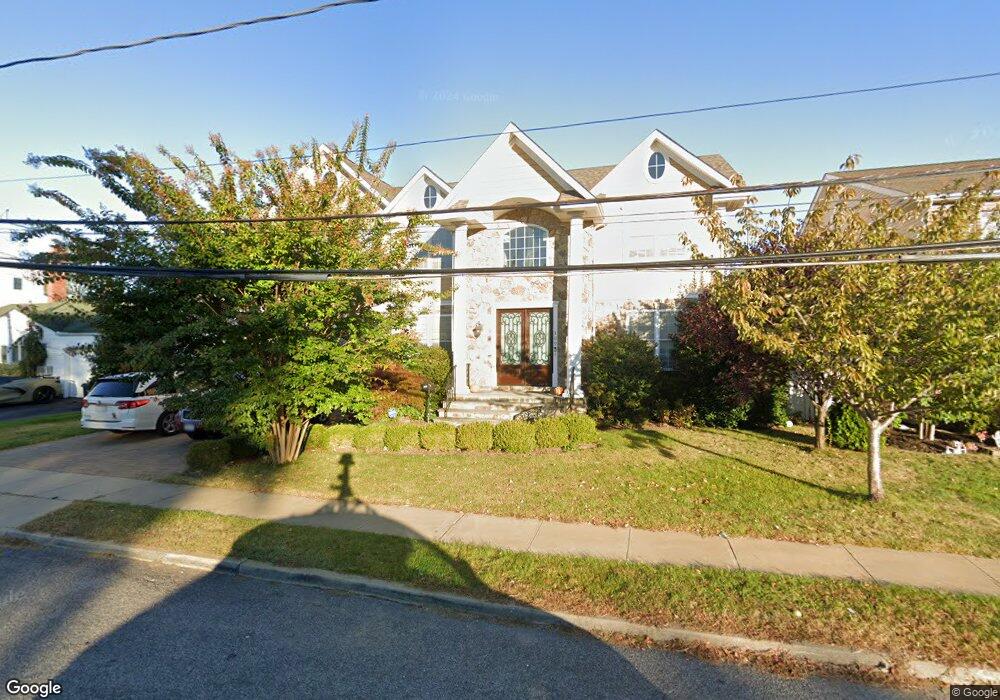 109 Hampton Way, Merrick, NY 11566 - photo 1