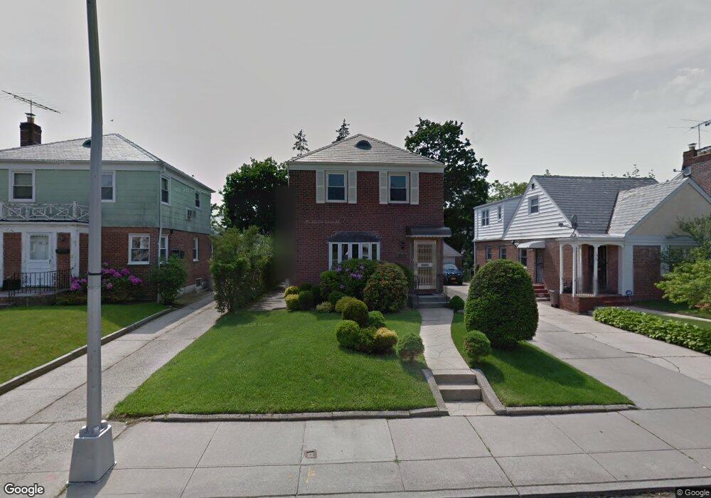 7624 175th St, Fresh Meadows, NY 11366 - photo 1