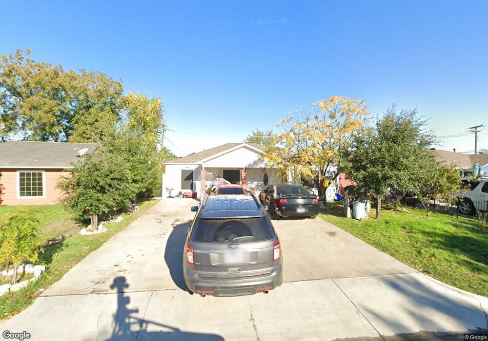 906 SW Dallas St, Grand Prairie, TX 75051 - photo 1