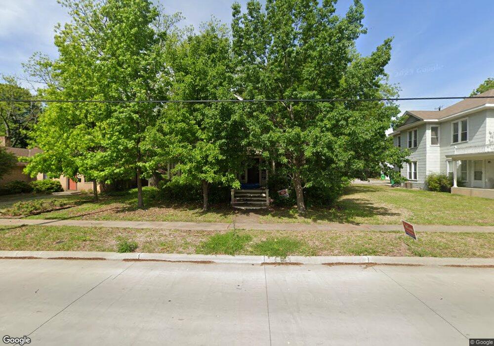 417 S Lindsay St, Gainesville, TX 76240 - photo 1