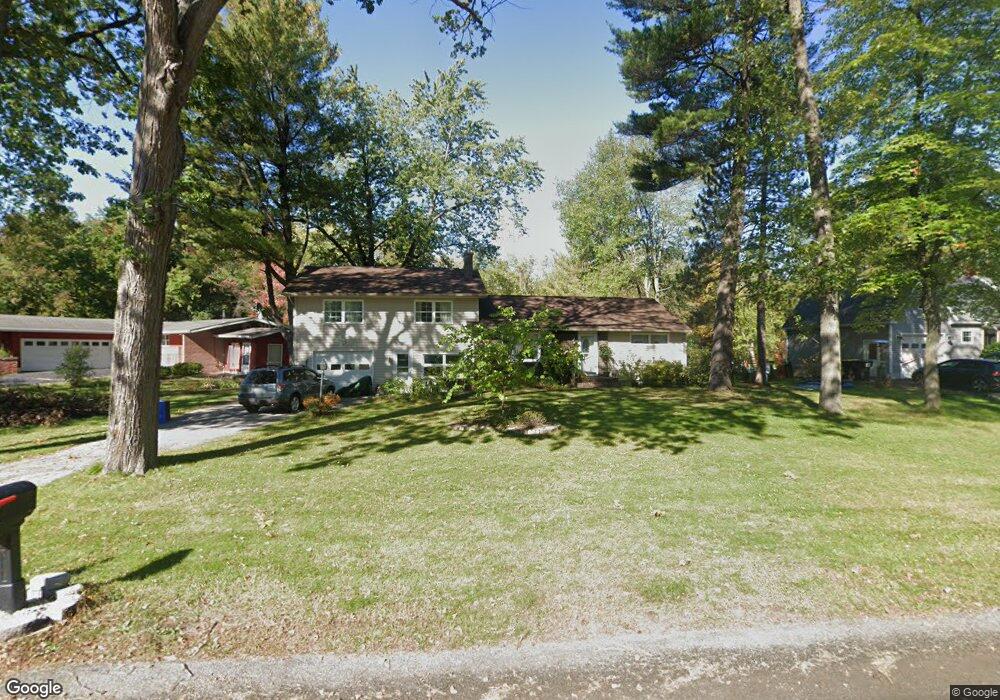 801 Whitney Dr, Schenectady, NY 12309 - photo 1