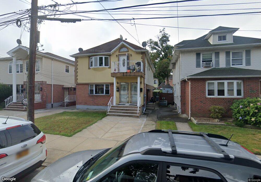 164-20 75th Rd unit 2 fl, Flushing, NY 11366 - photo 1