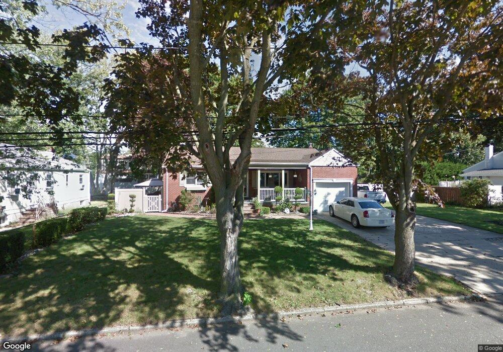 242 50th St, Lindenhurst, NY 11757 - photo 1