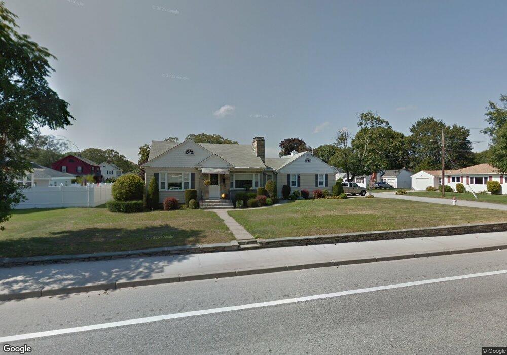 928 Providence St, West Warwick, RI 02893 - photo 1