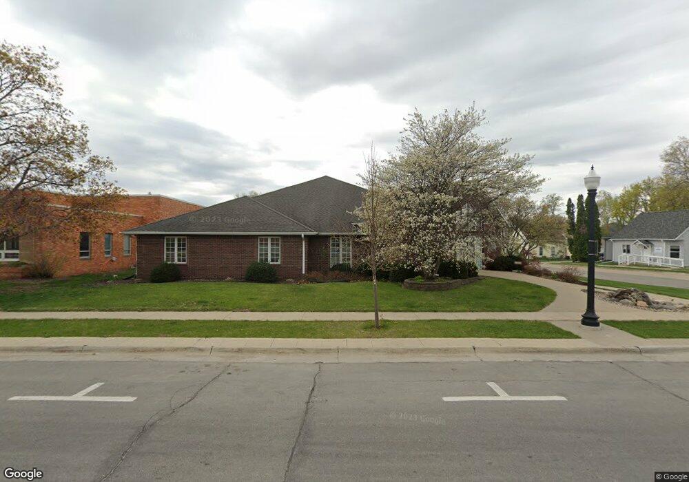 207 S 2nd Ave E, Newton, IA 50208 - photo 1